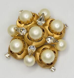 Vintage Hattie Carnegie Large Rhinestone Faux Pearl Brooch Signed